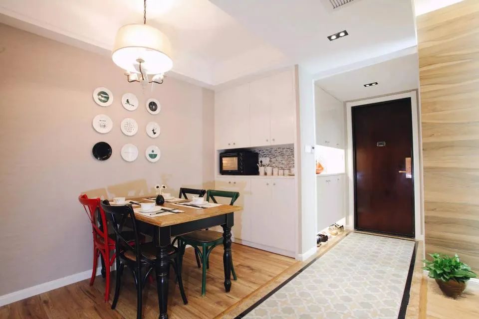 姐姐家新房真漂亮,但摆两辆自行车在客厅当装饰,也太特别了