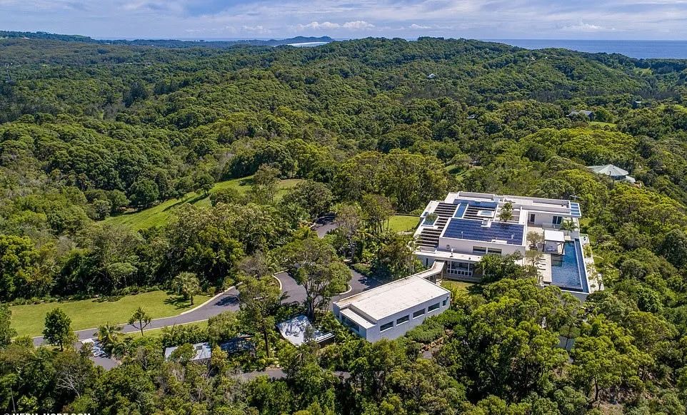 豪宅|好莱坞顶流退圈后花8000万买豪宅,被网友群嘲:很壕…但真不好看