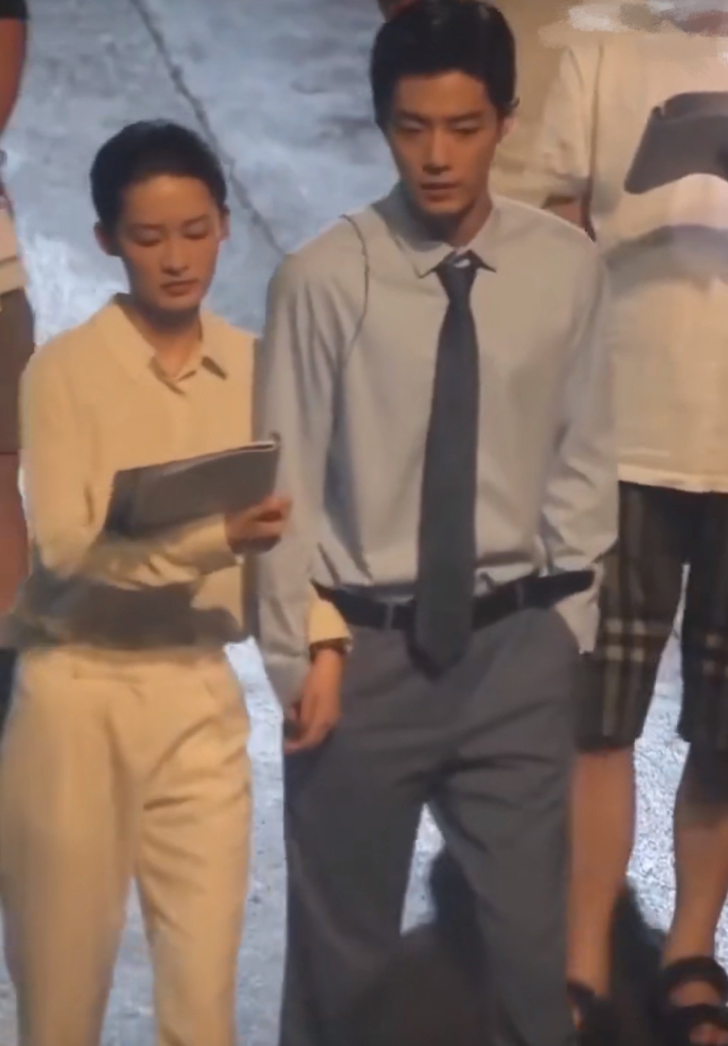 肖战|《梦中的那片海》路透，肖战李沁生图惊艳，高糊也挡不住绝配颜值