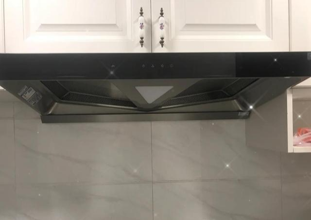 抽油烟机选顶吸还是侧吸?很多人都错了,看完这些就不会选错了