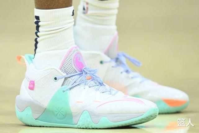 伊塞亚·托马斯|NBA球员上脚：哈登6代很骚气，小托马斯首秀穿Kobe4