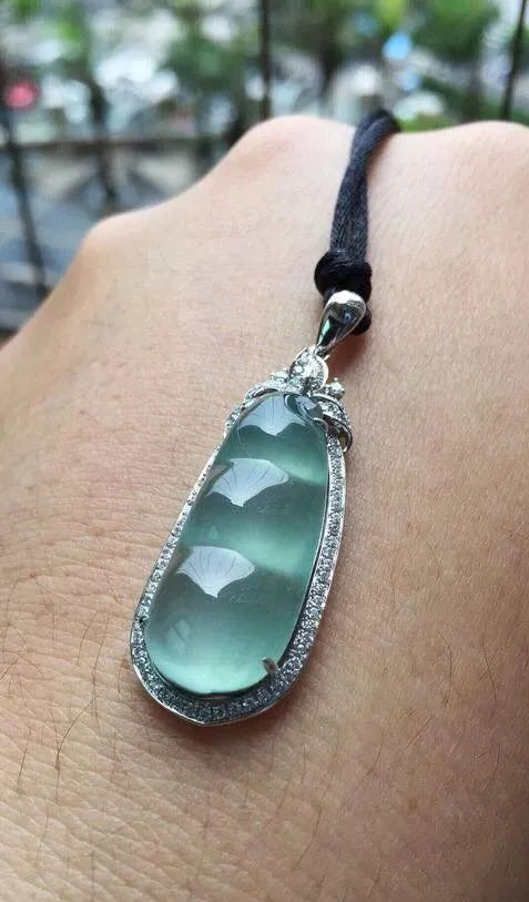 翡翠|什么是翡翠的种?种老种嫩在成品上有什么表现?