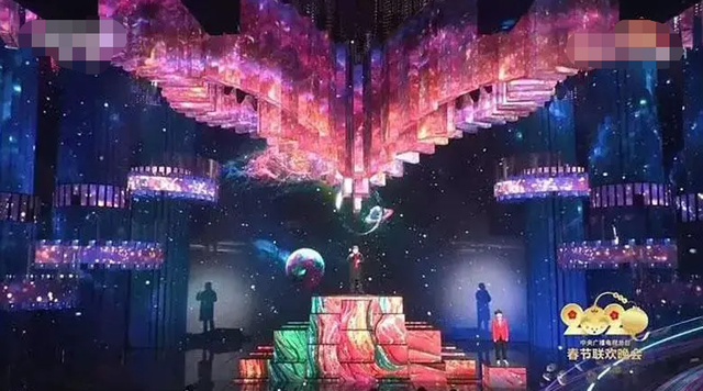 春晚|央视虎年春晚伙食首次公开!半碗都是大猪蹄,用塑料饭盒十分节俭