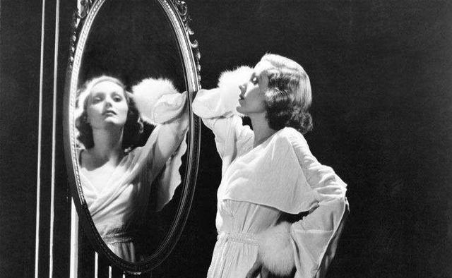 社交|两亿人朋友圈设置为三天可见，热衷“自闭式社交”背后有三大原因