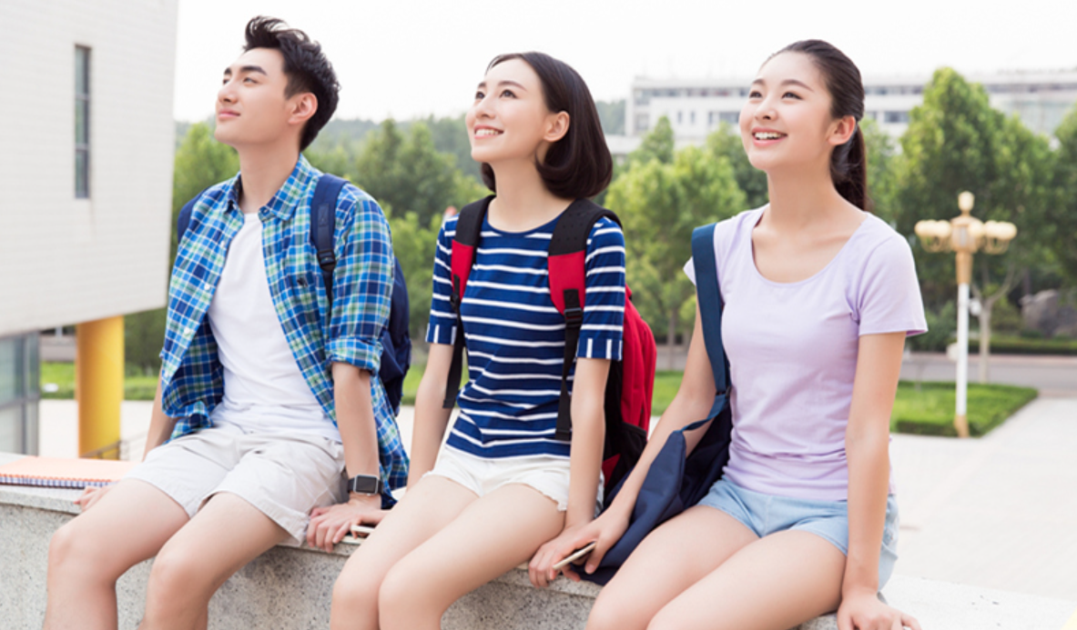 00后|首批00后毕业了,找工作像“相亲”,80后大呼:难以想象