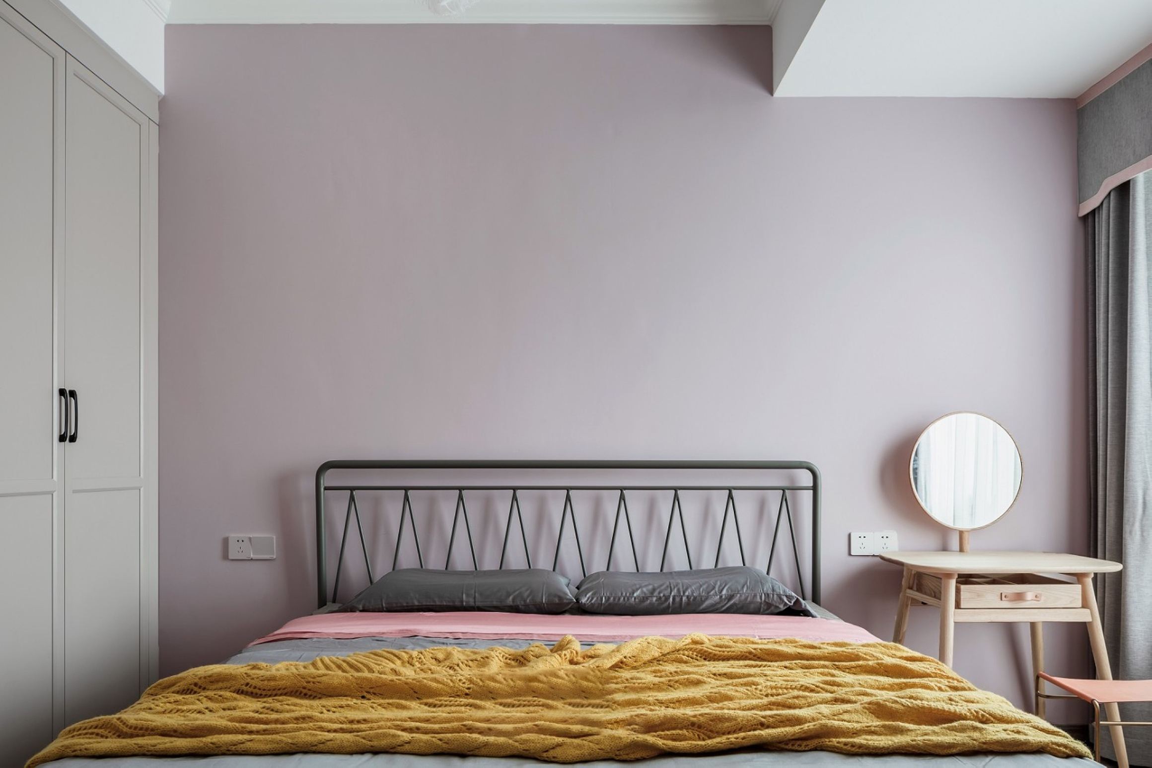 卧室刷墙是全刷好看?还是只刷背景墙?