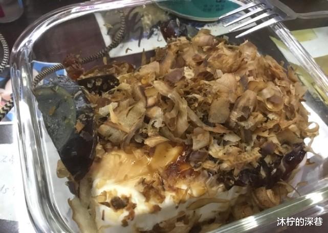 郭碧婷|郭碧婷待产忙坏向佐,被拍现身医院买糕点,郭爸爸在家小酌心情好