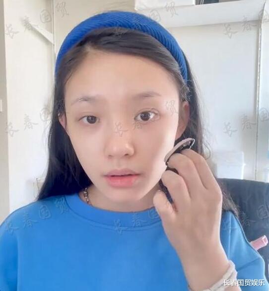 林允|“星女郎”林允素颜近照曝光，长发披肩神情憔悴，不化妆她长这样