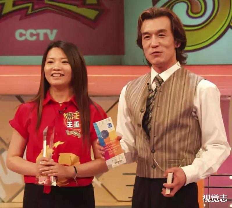 安眠书店|一代国民女神,从春晚消失了