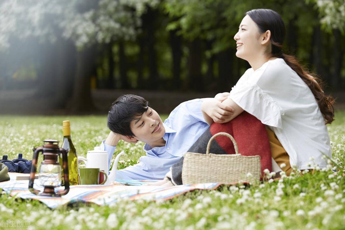 夫妻宫落入土星,你的伴侣稳重又靠谱