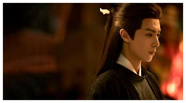 王鹤棣|王鹤棣彻底出圈，十日涨粉一百五十多万，杂志销量暴涨数百倍