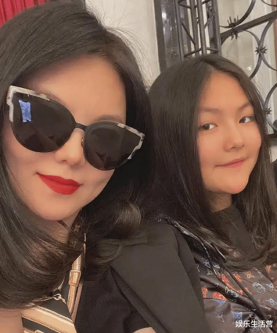 王诗龄|李湘带王诗龄高档餐厅吃鱼子酱,13岁喝香槟被指早熟,视频已删除