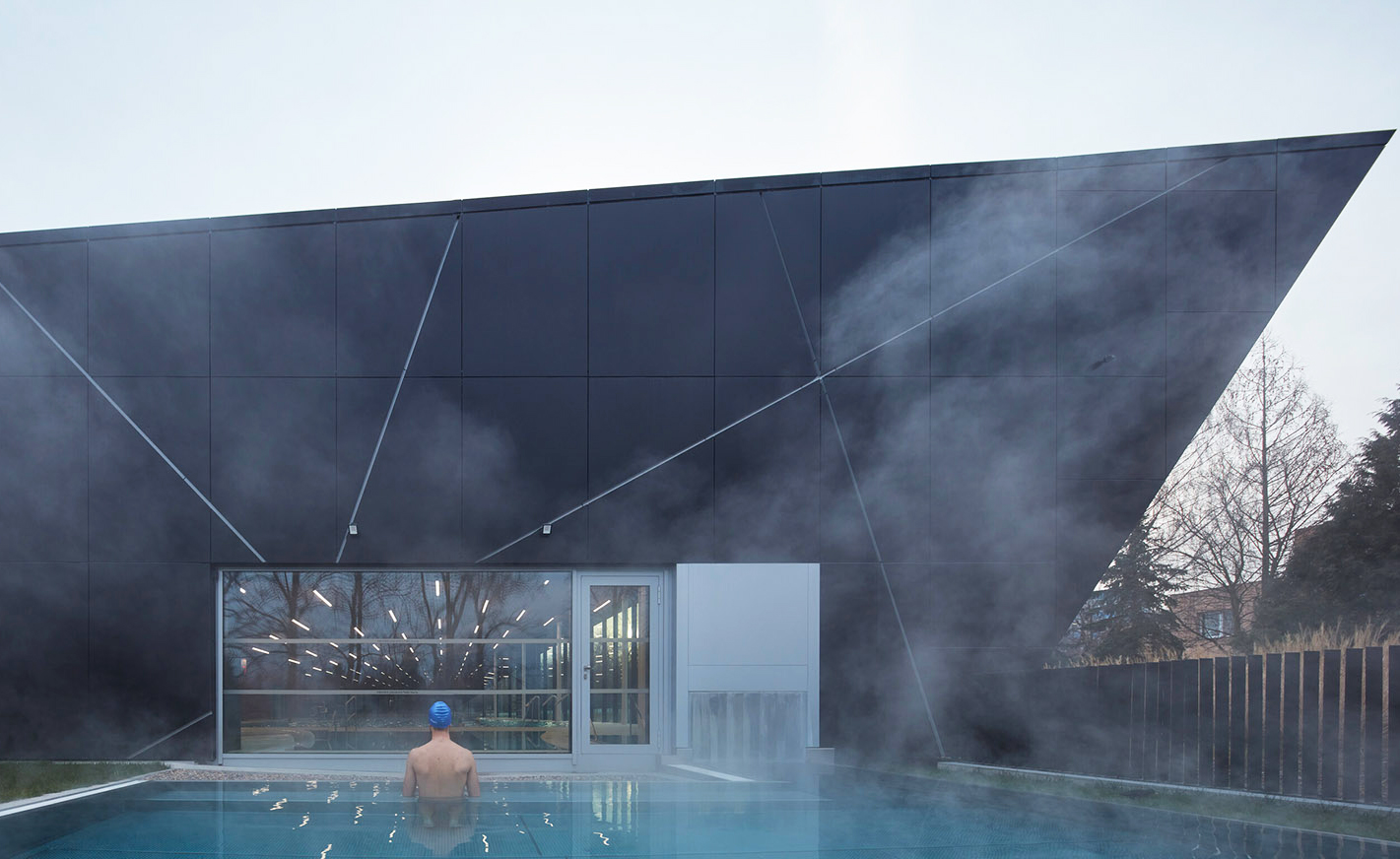 亿伽设计│温泉设计│Louny市政游泳馆:将泳池的活动场景置入城市公共空间