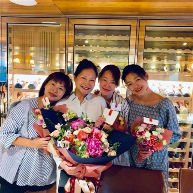 大S|大S再婚后汪小菲首次晒自拍照,帅气有型获网友力挺