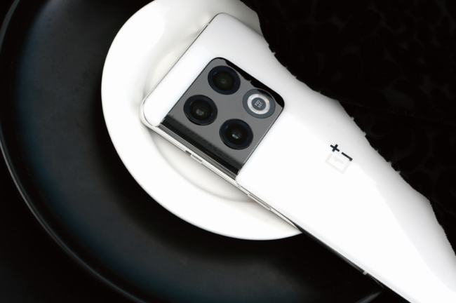 冬奥_北京冬奥|一加 10 Pro 胖达白至尊版图赏：谁不想拥有一只“冰墩墩”呢