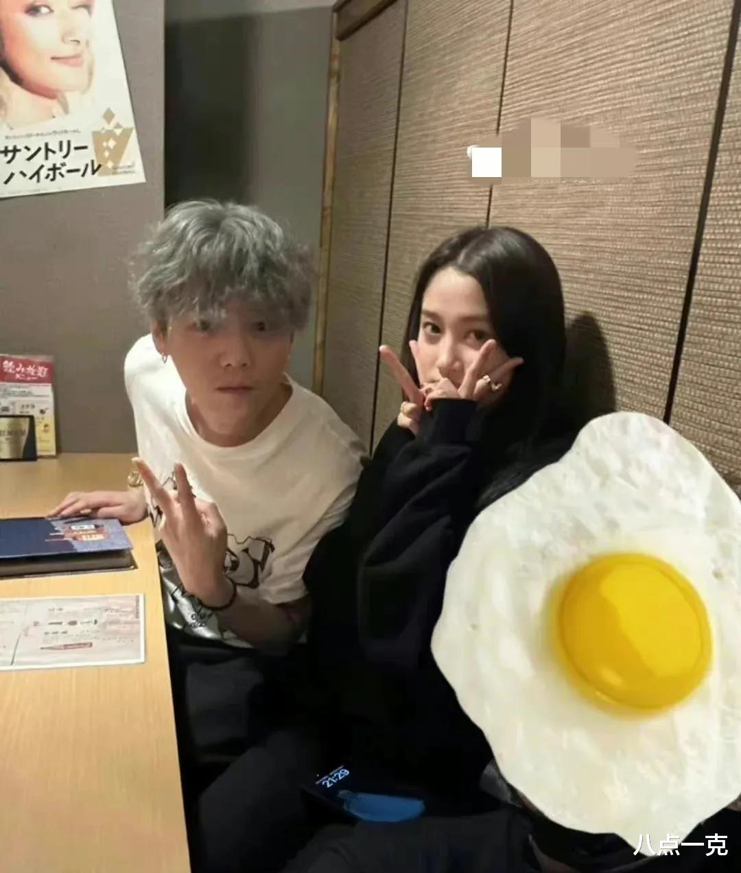 张艺兴|网友称归国四子成服装三巨头, “三缺衣”张艺兴成为最大赢家!