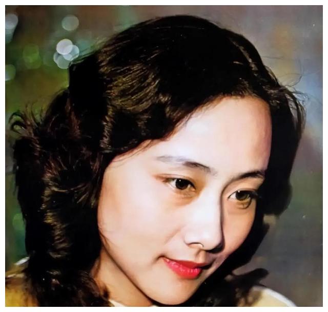 黄梅莹|演员黄梅莹:与金鑫结婚38年生一子,72岁依旧努力拍戏