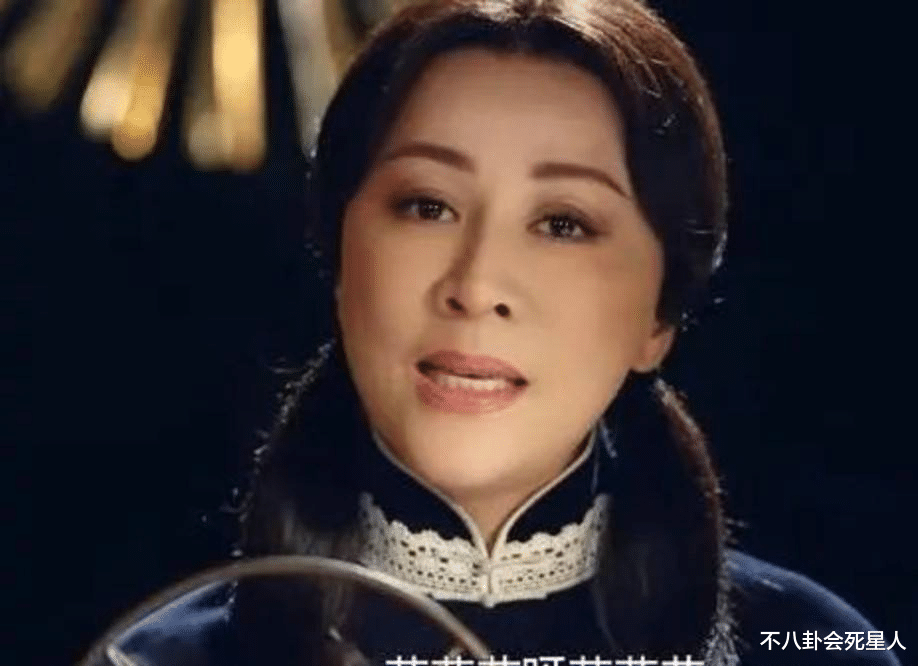 发际线 强行扮嫩、动脸成瘾、为减肥切胃洗肠，女星的畸形审美真恐怖