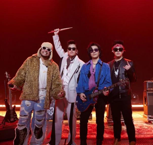 寒鸦少年|《披哥2》张震岳部落成功PK掉张智霖部落,《寒鸦少年》意难平