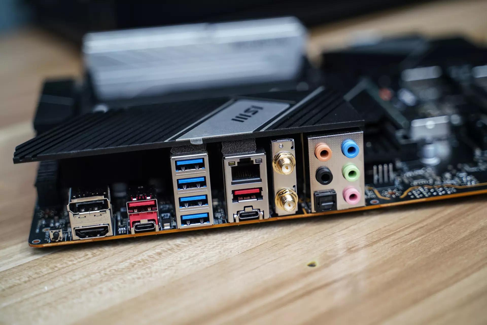 主板|亲民高频DDR5内存，金百达6000MHz银爵32GB：一键超频性能大涨