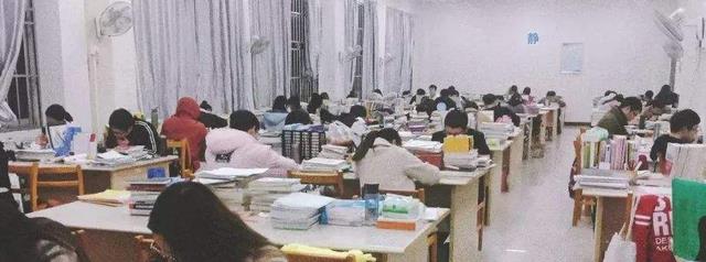 教师|期末考试后的“悲催”教师，班里全年级第一，学生却对教师唱凉凉