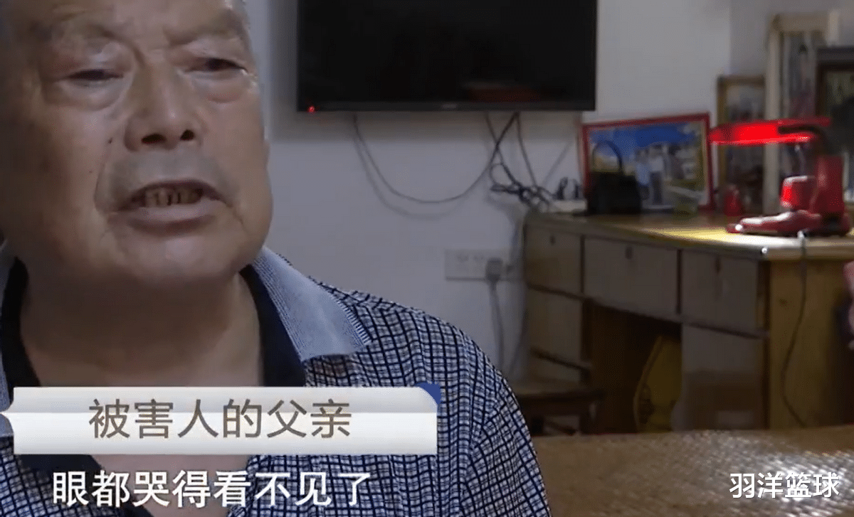 2000年,男子遭6人追砍,素不相识却举刀相向?幕后主使逃亡17年