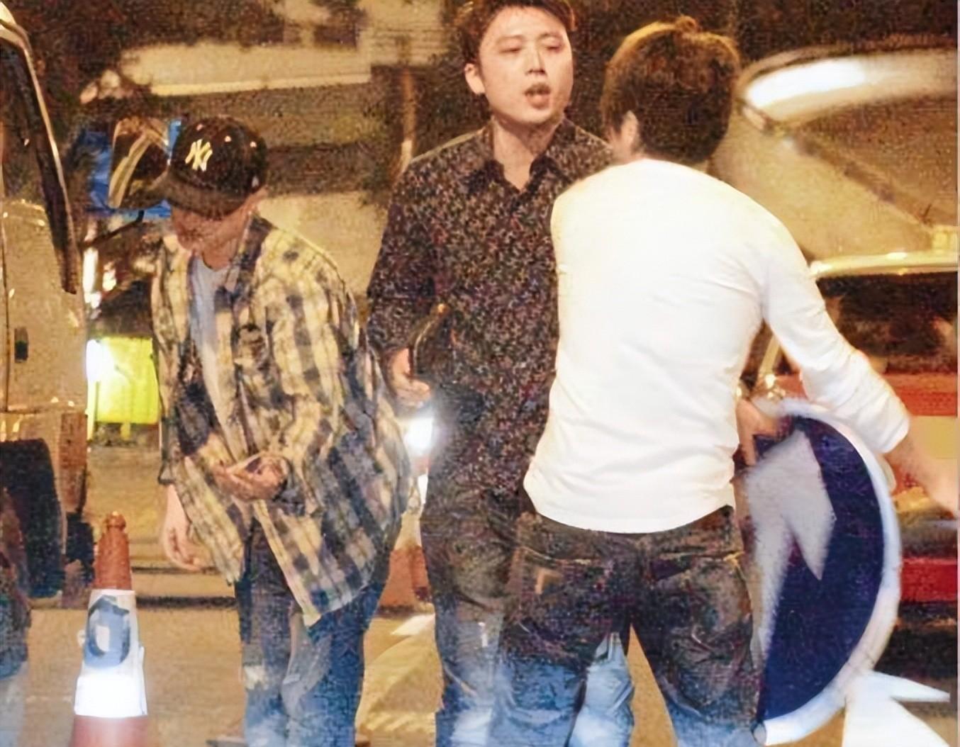 曹格|曹格官宣离婚！结束14年婚姻，网友让其放过妻子