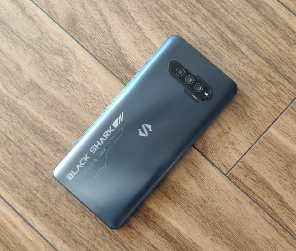 高通骁龙|18+1TB来了，黑鲨5S Pro现世！又是骁龙8 Gen1旗舰，当真完美