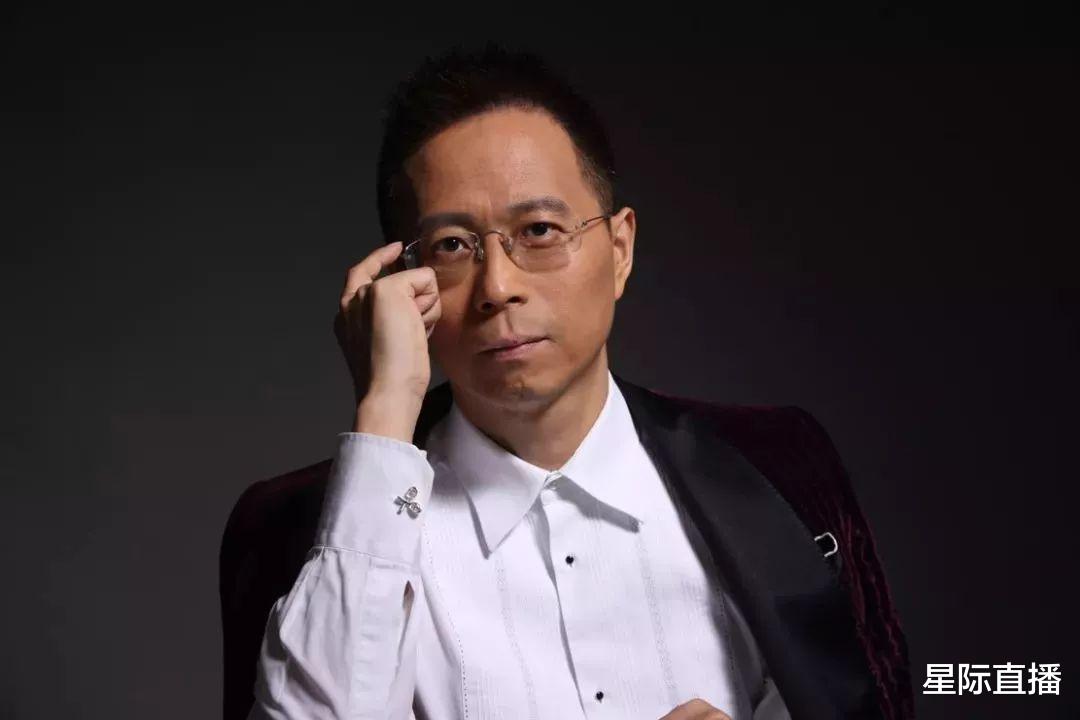 詹俊|无梅无罗！詹俊心中的现役顶级球员：仅有4位，本泽马上榜