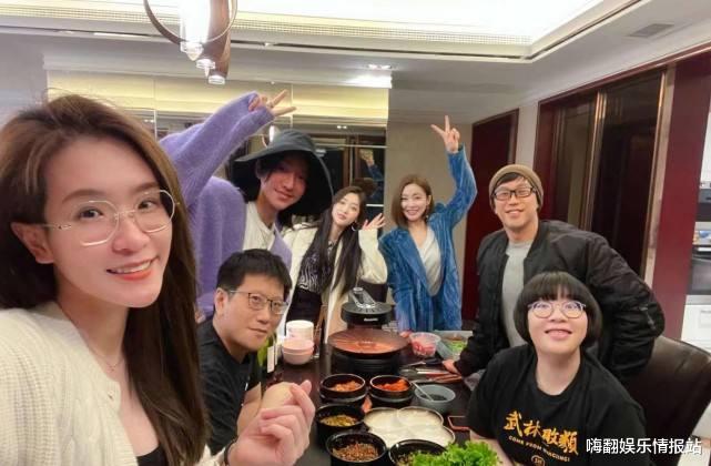 求婚|才向男友求婚成功,大王又与男闺蜜亲密开直播,网友感慨这也行?