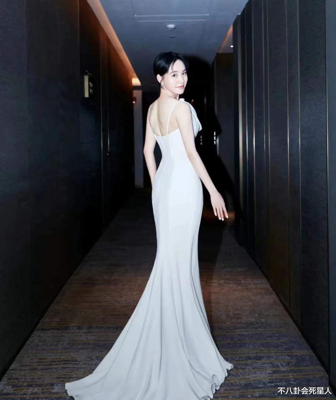 修图|女明星的肚子有多爱p?大肚腩秒变水蛇腰,连刘亦菲也是“照骗”