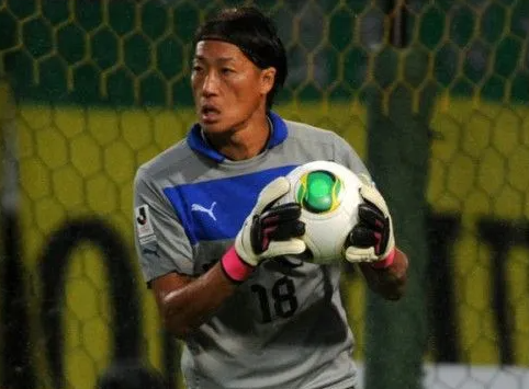 日本队|曾是日本高校大赛冠军,离奇黄油手失误,伴随整个职业生涯