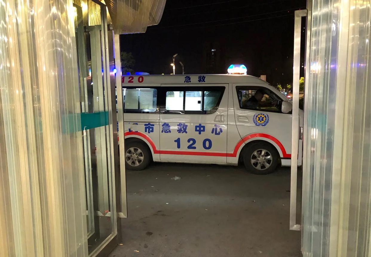 广东女子高烧被连打三针后死亡,年仅20岁,两个关键细节首次披露