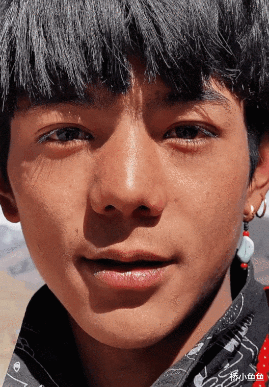 TVB|明明长了一张相似的脸，一个帅一个“土”，颜值差距太大了！！！