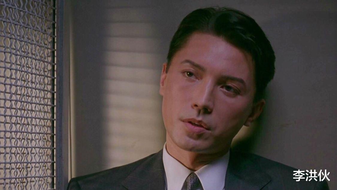 尊龙|“亚洲第一美男”成大肚腩油腻大爷,一生坎坷无依无靠