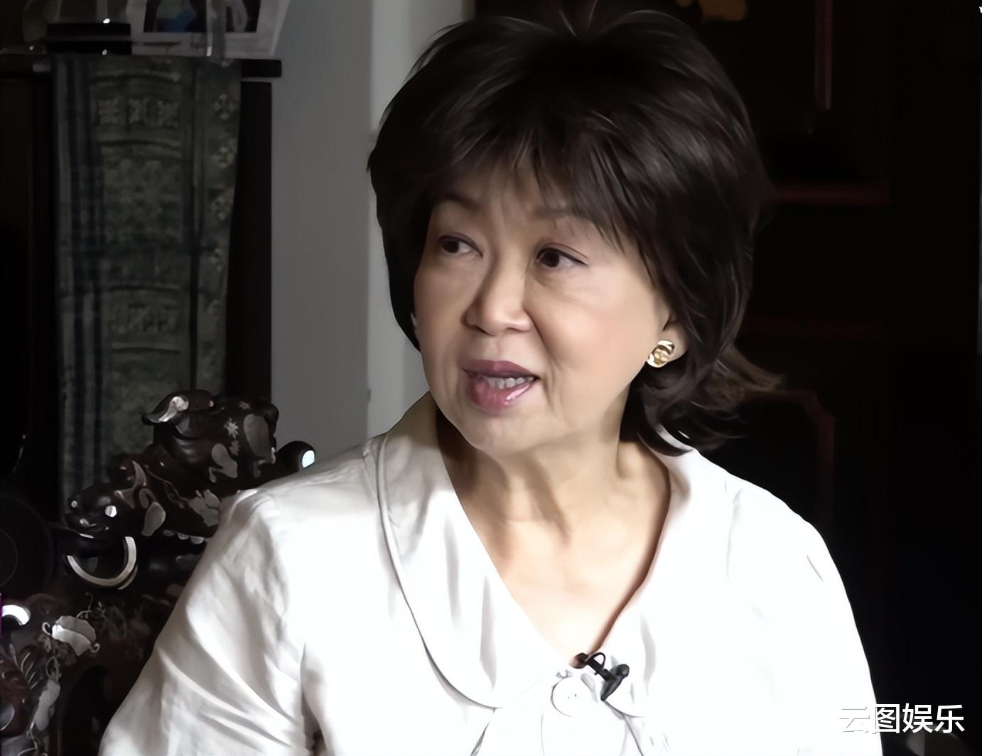 朱咪咪|67岁老戏骨移居新加坡，花千万买联排别墅，与儿子儿媳住享天伦乐