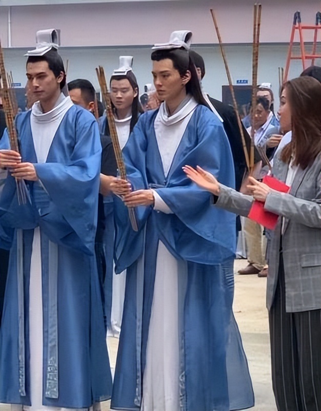 宋威龙|身高超185的男星,个个“鹤立鸡群”,这9位男星的身高太不懂事