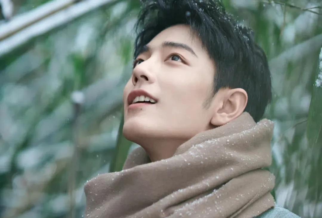 人鬼情未了|肖战军旅剧二轮“在日”定档!热搜话题破5000万阅览,继续闯世界