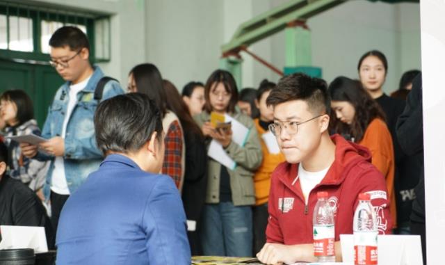 大学|在同一单位中，“校招和社招”差的不是一星半点，别等去了才明白