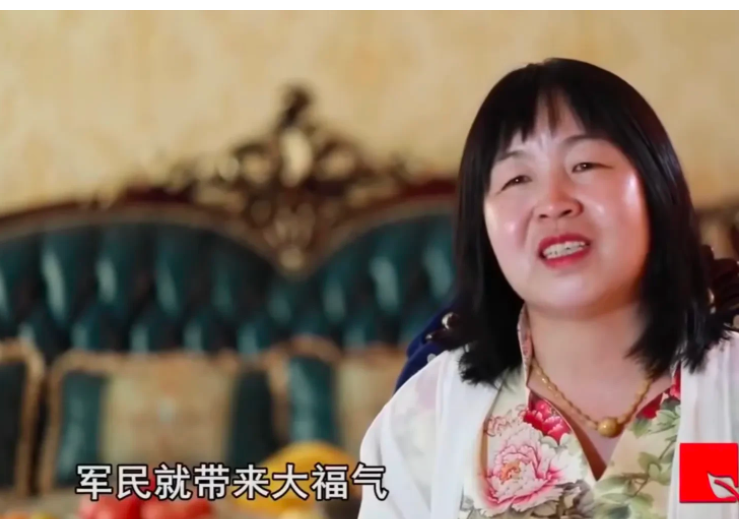 25岁女子,下班回家的路上,看到一个流浪的小伙子