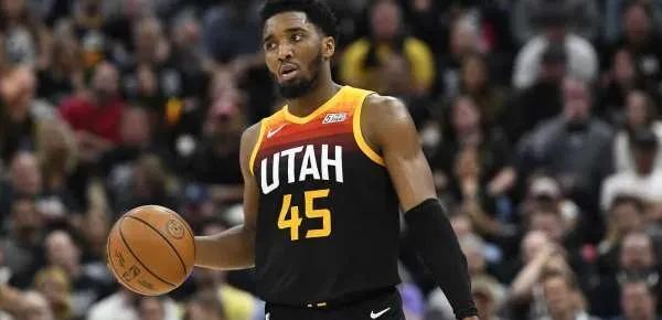 曝威少交易取得重大进展!美媒列三方6人交易,湖人获三悍将冲冠