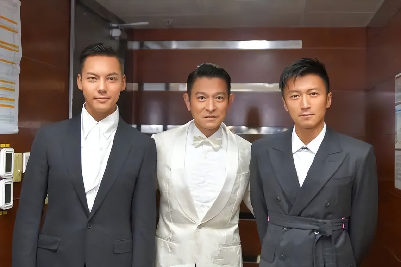 陈伟霆|陈伟霆时隔8年再次拍港片,谢霆锋事业刚刚有点起色,又被影响了