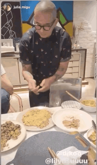 具俊晔|大S家宴略显寒酸,小S小女儿教养展露无疑,具俊晔害羞退一边