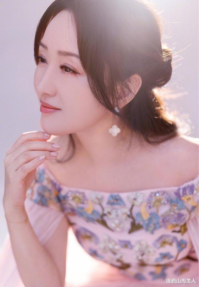 眉笔 ?30岁前显老，30岁后耐看的脸长啥样？这2点让女人越来越显嫩