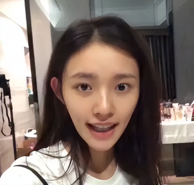 爱情公寓|初见美貌惊人，再见平平无奇！第一眼美女太坑人