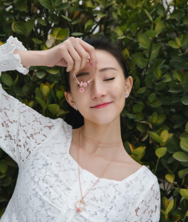 张豆豆|体操女神张豆豆因挺胸照走红！秀高难度一字马，不进娱乐圈考北体