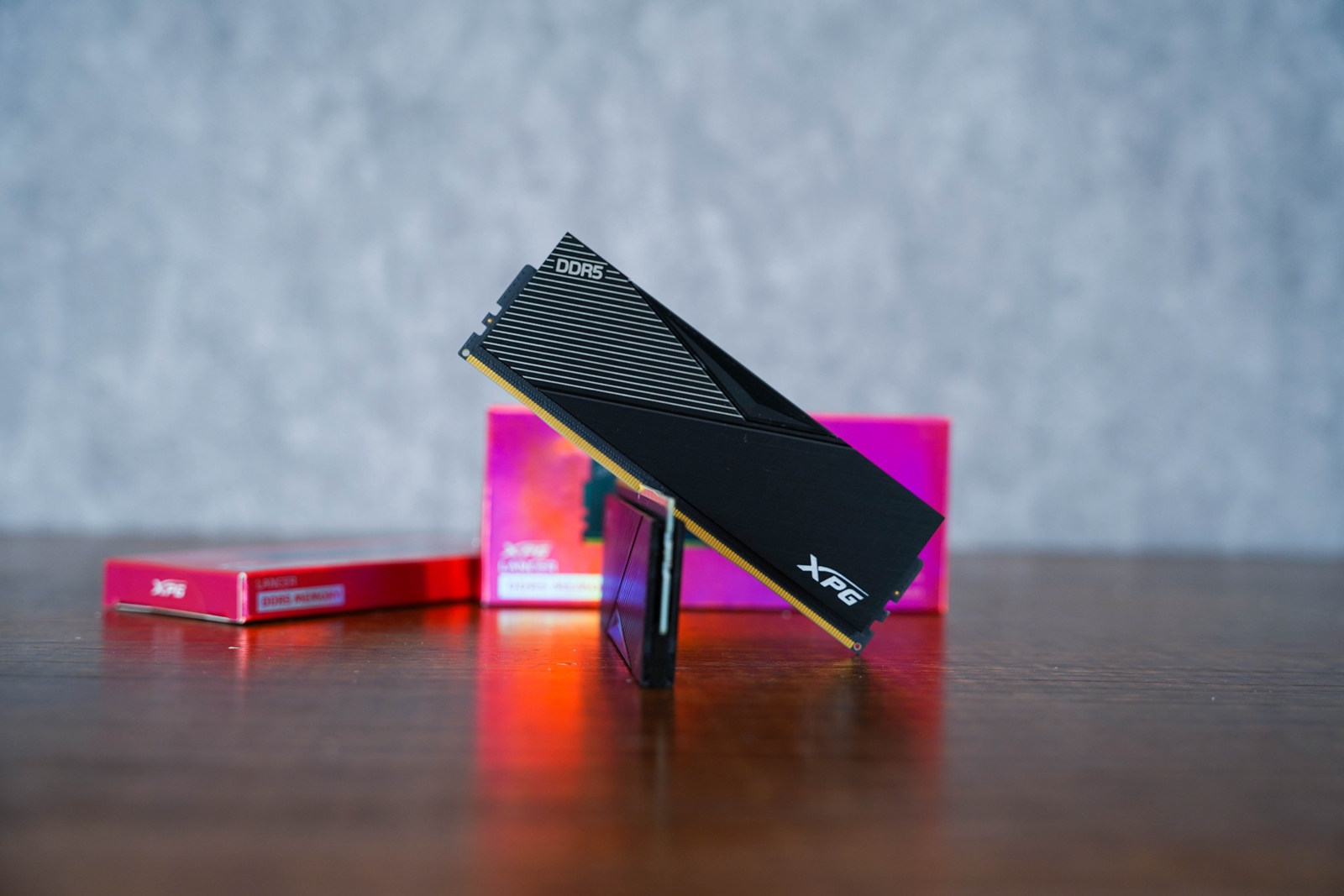 显卡|11L银黑策划， A4-H20携手12代酷睿与D5的游戏小钢炮装机体验