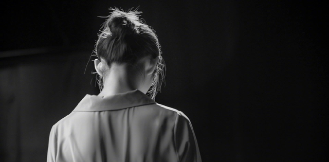 自治区|53岁老教师利用职业便利，趁着多名学生玩电脑契机对一名幼童猥亵