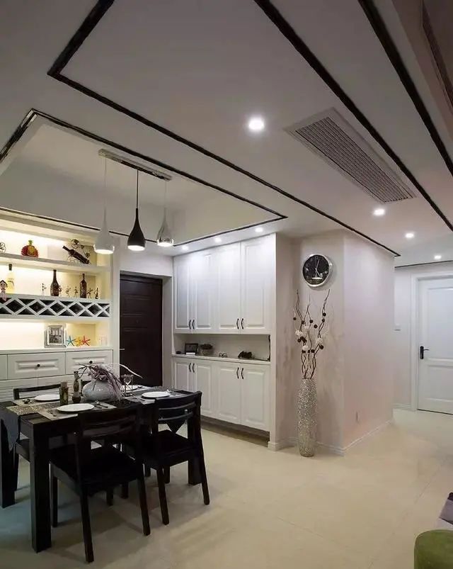 小户型没有玄关?鞋柜+餐边柜这样合二为一,实用又大方,真机智