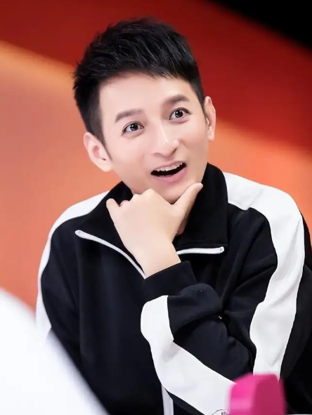 杜海涛|李维嘉互动杜海涛遭冷落!身价过百亿却无人搭理,疑在接触对家